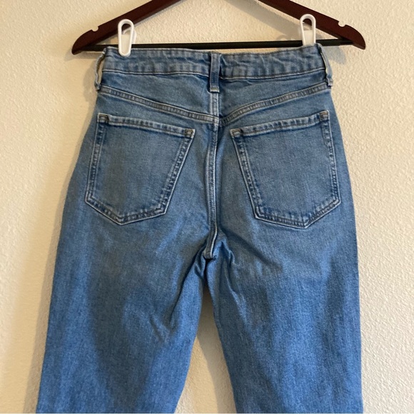 Old Navy Women's High-Waisted OG Straight Ripped Jeans Size 2 - Picture 9 of 15